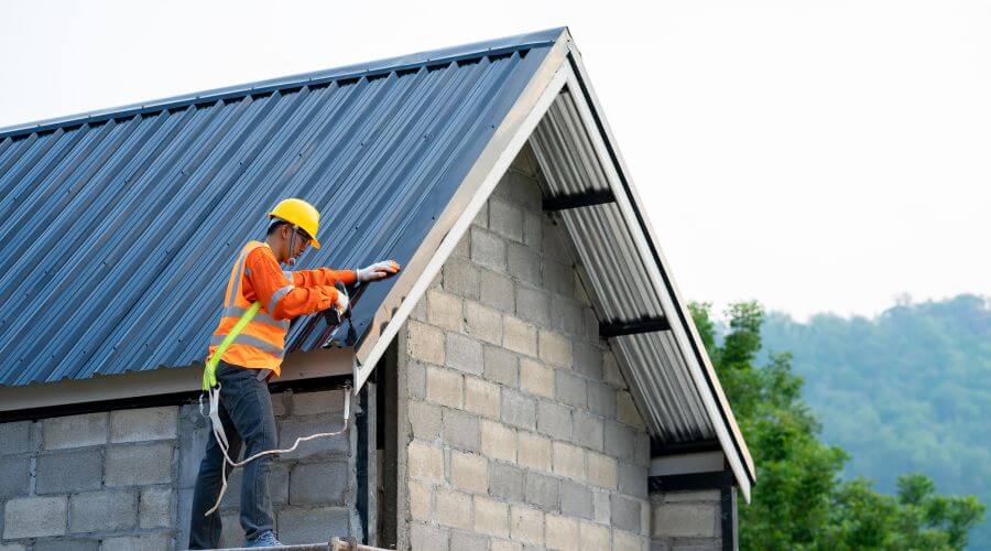 Professional gutter cleaning in Fayette, MS